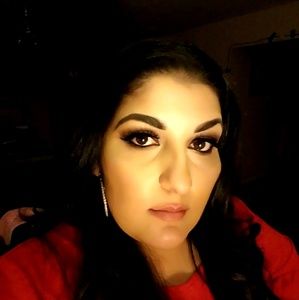 Meet your Posher, Iris